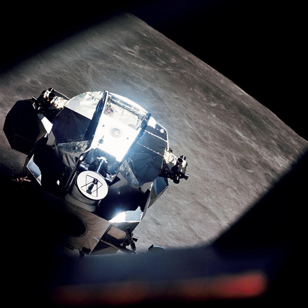 Apollo_10_Lunar_Module_Rendezvous-culturageek.com.ar extraterrestre
