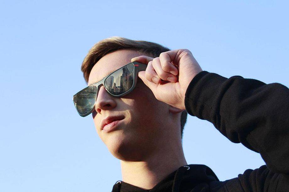 Estos lentes de sol sacan fotos y graban videos para compartir en redes  sociales - Cultura Geek