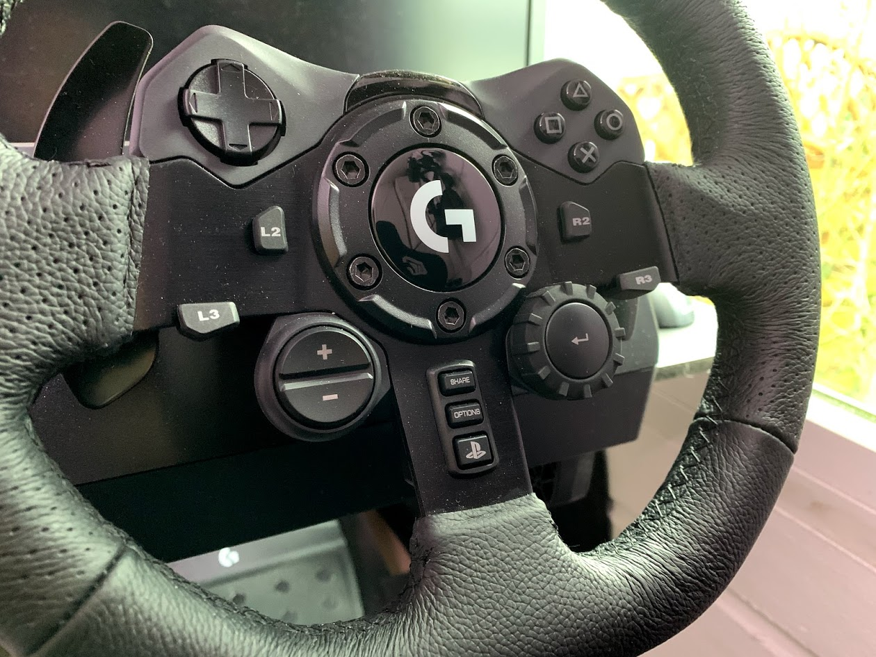 Probamos el volante más PRO de Logitech para videojuegos de