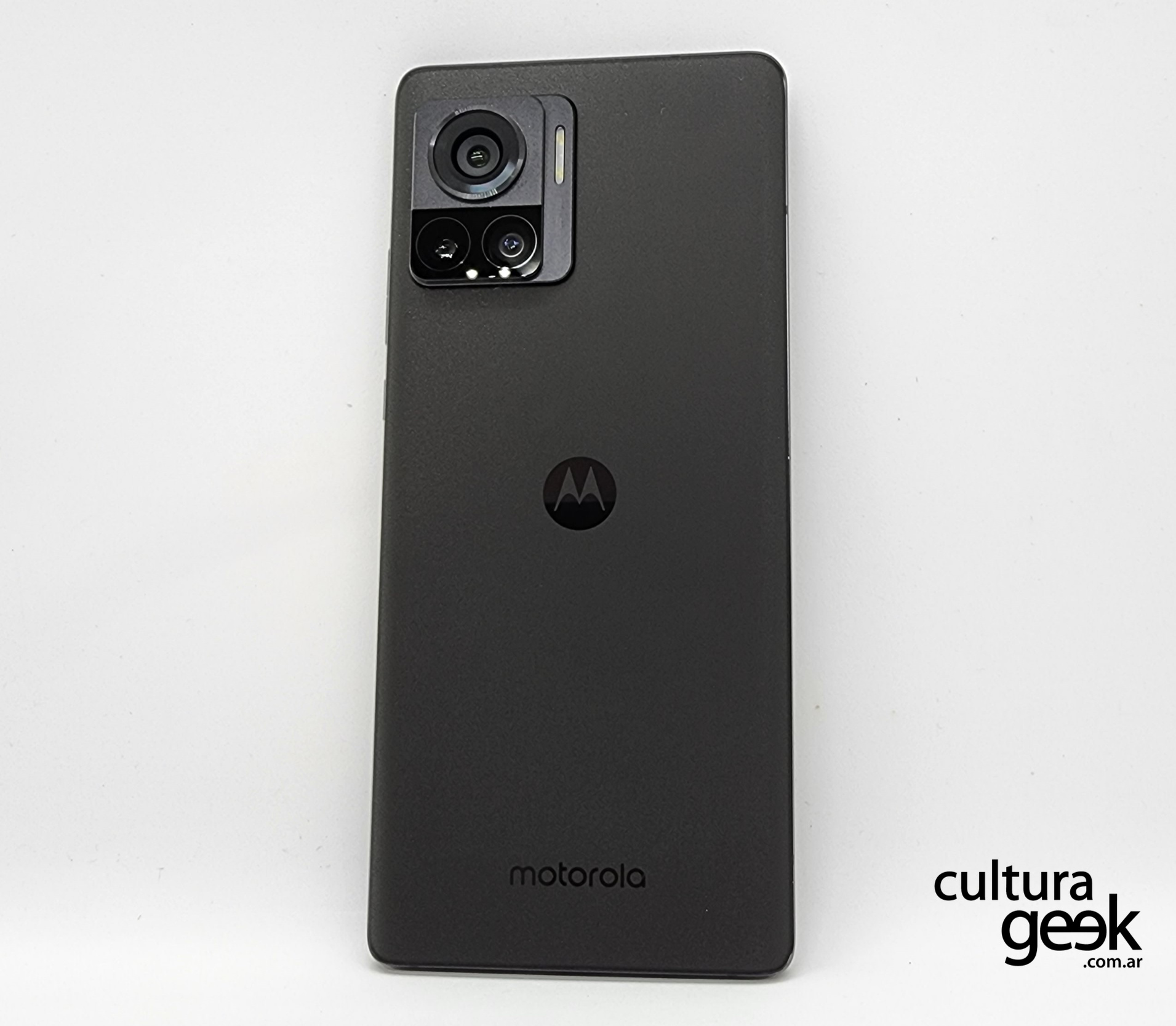 Review Motorola Edge 30 Ultra: el más potente de los Motorola, con 200MPX,  el mejor procesador y una pantalla a la altura - Cultura Geek