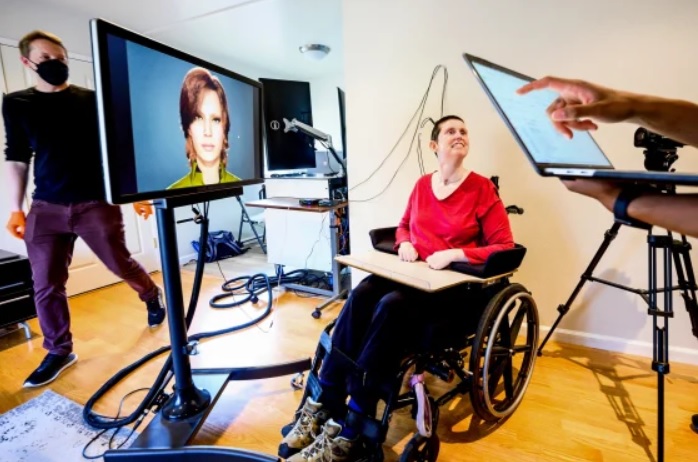 mujer con parálisis pudo "hablar" a través de avatar digital