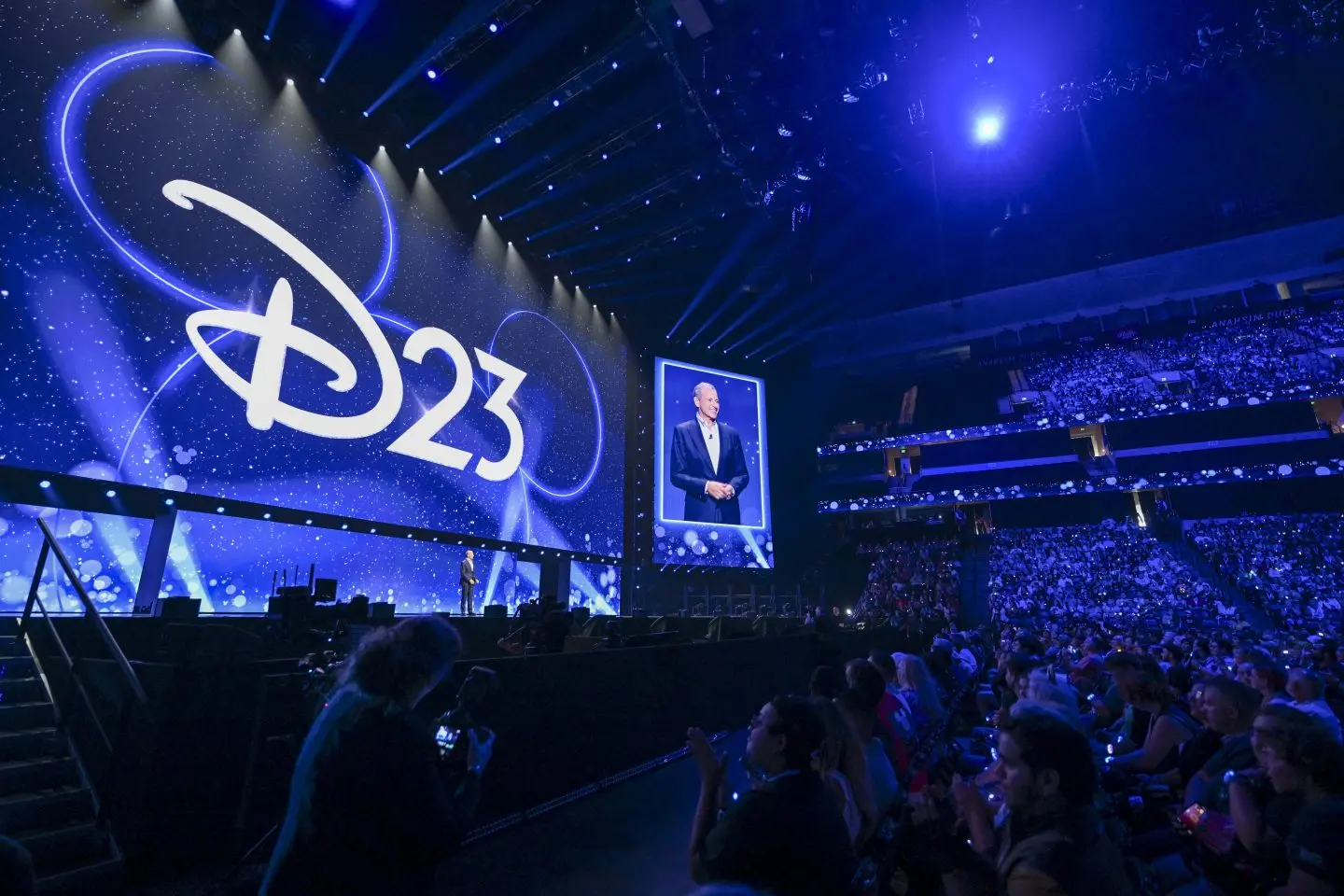 D23