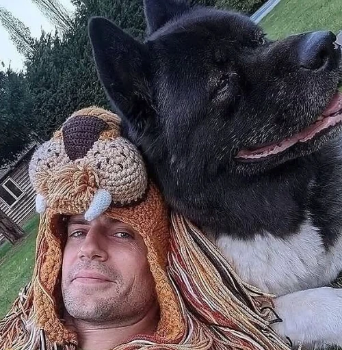 Henry Cavill y su perro Kal
