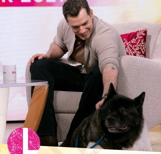 Henry Cavill y su perro Kal