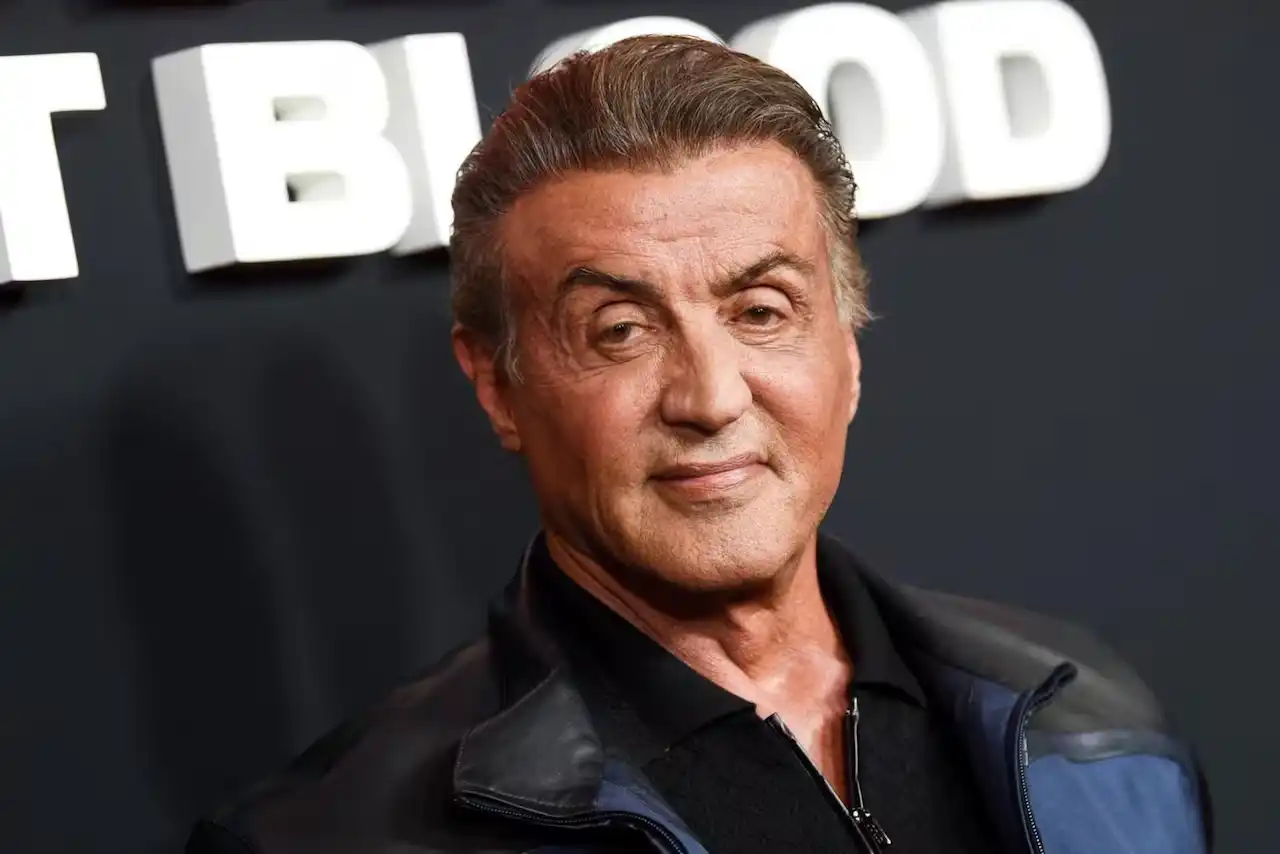 Sylvester Stallone en una alfombra roja