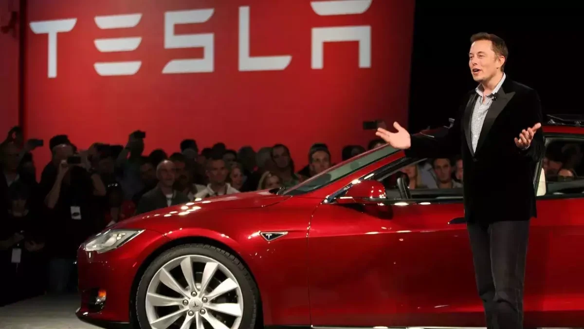 Elon Musk durante una presentación de Tesla, la marca que ya constituyó su filial argentina