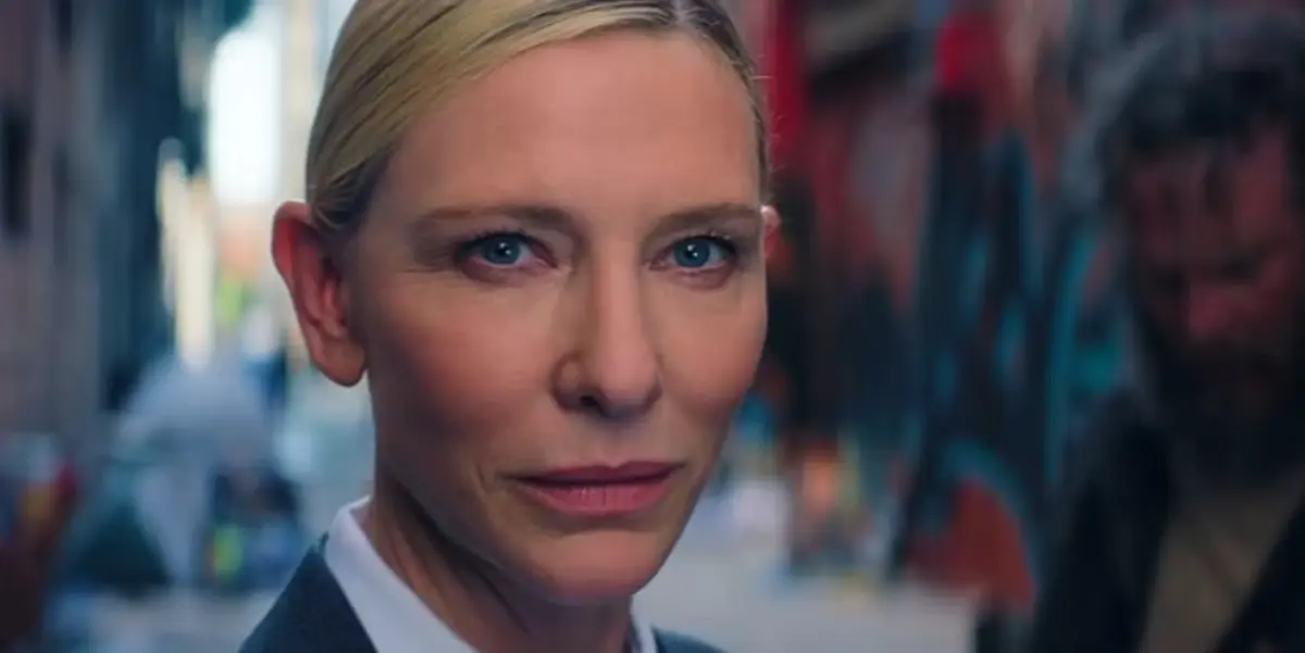 Cate Blanchett como reclutadora en la escena final de El Juego del Calamar temporada 3