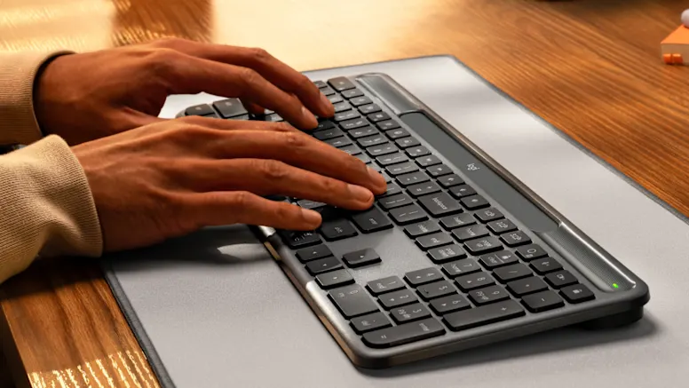 Logitech teclado carga luz