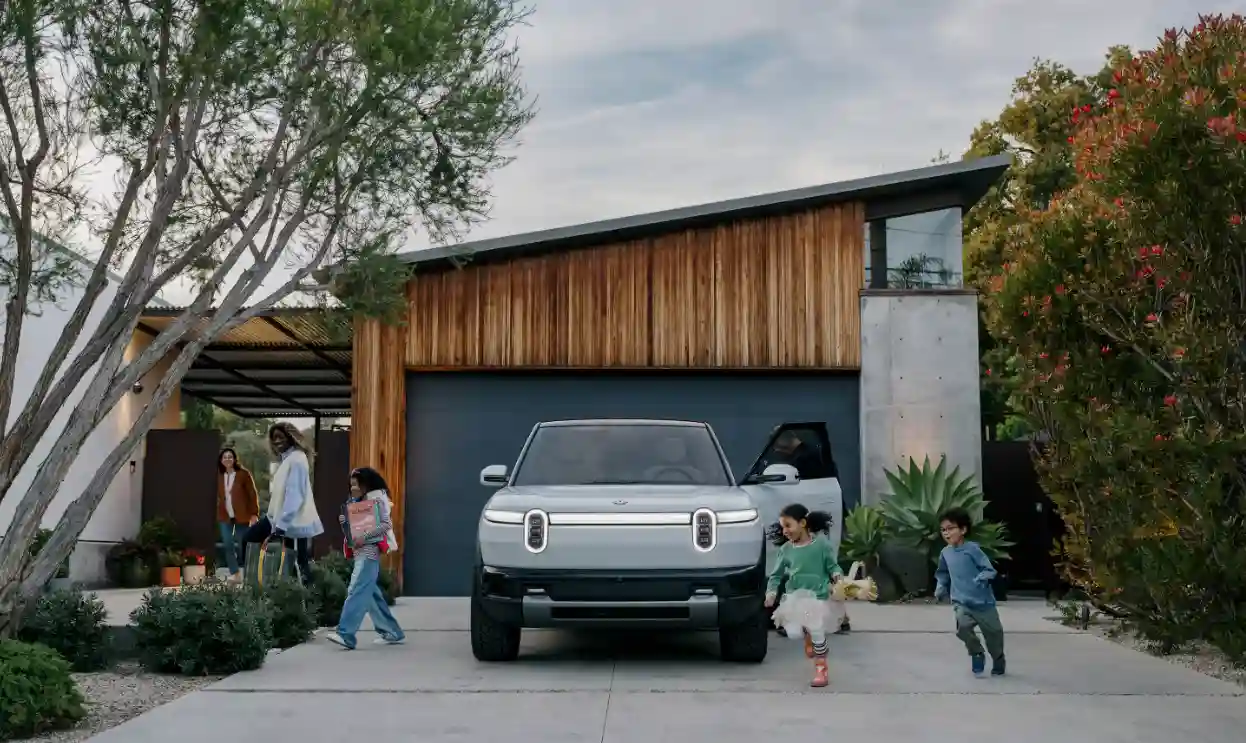 Uber y Rivian acuerdo estratégico