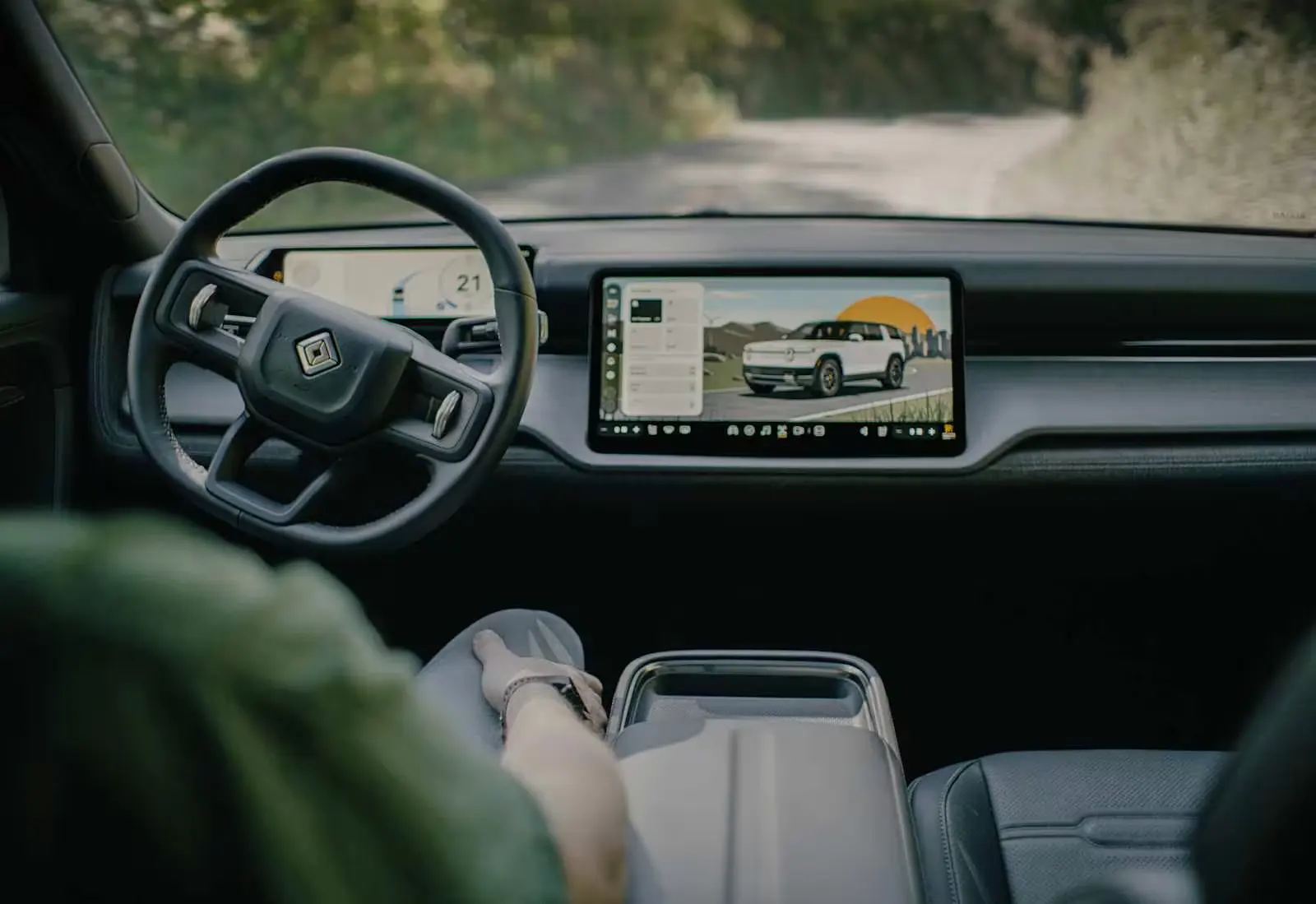 Uber y Rivian acuerdo estratégico