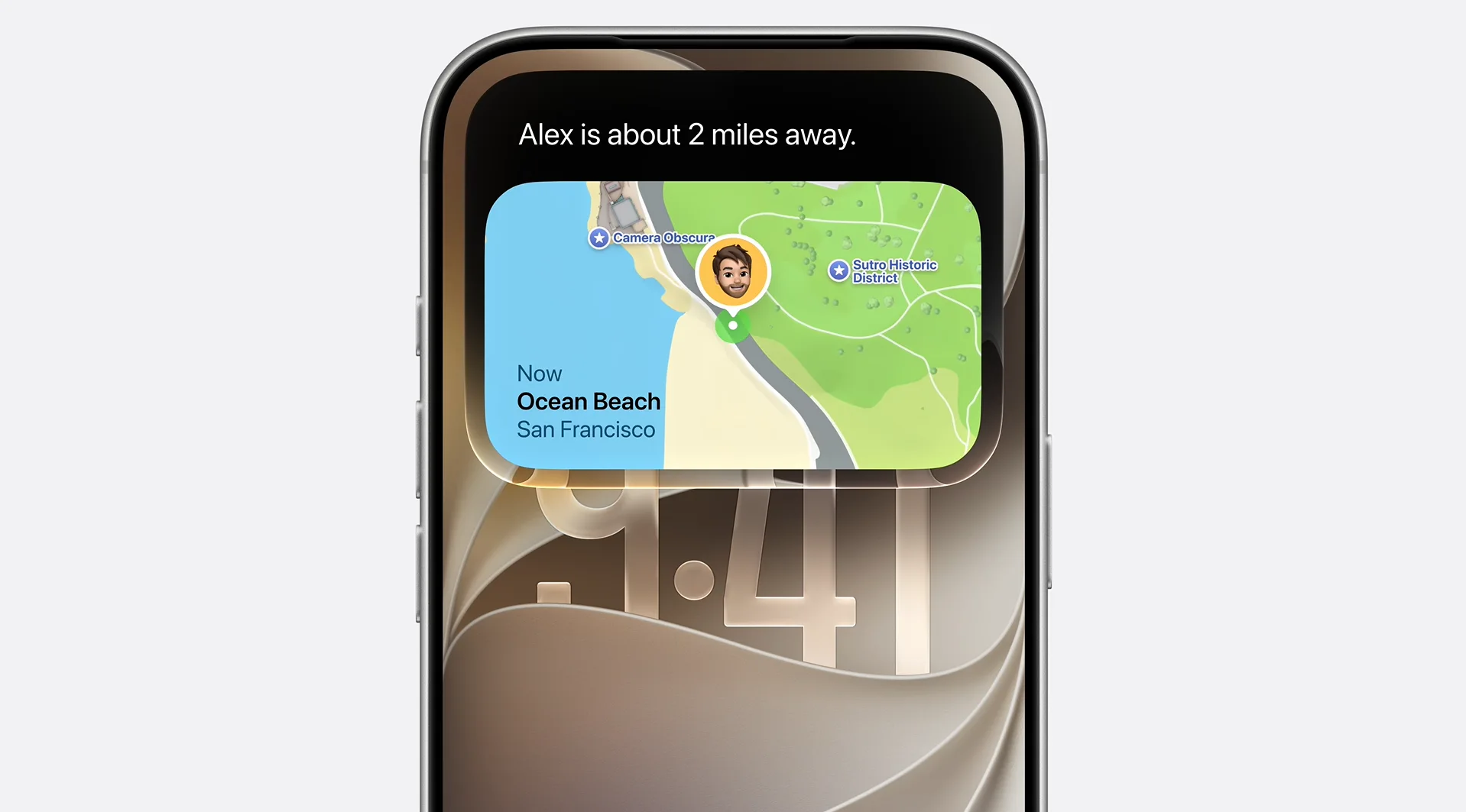 Live Activity de ubicación compartida en la pantalla de un iPhone, el tipo de dato que CarPlay muestra en el tablero del auto