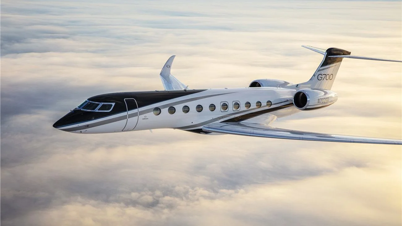 Jet privado monitoreo tráfico aéreo