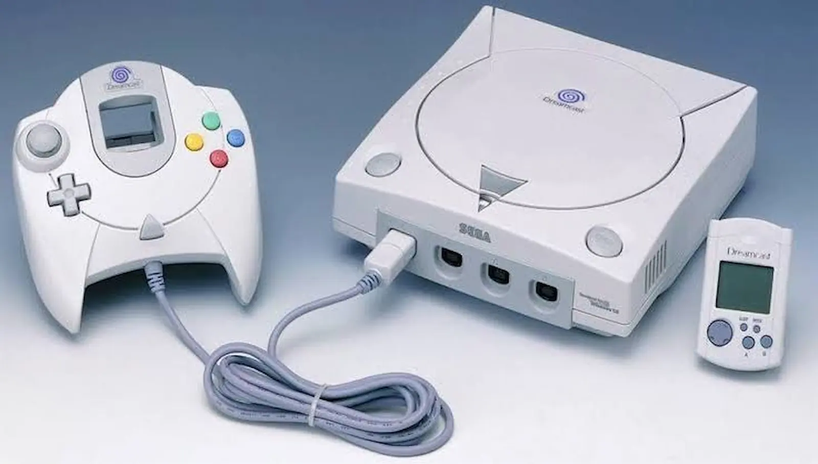 Control y consola Sega Dreamcast, el sistema descontinuado que sigue recibiendo lanzamientos