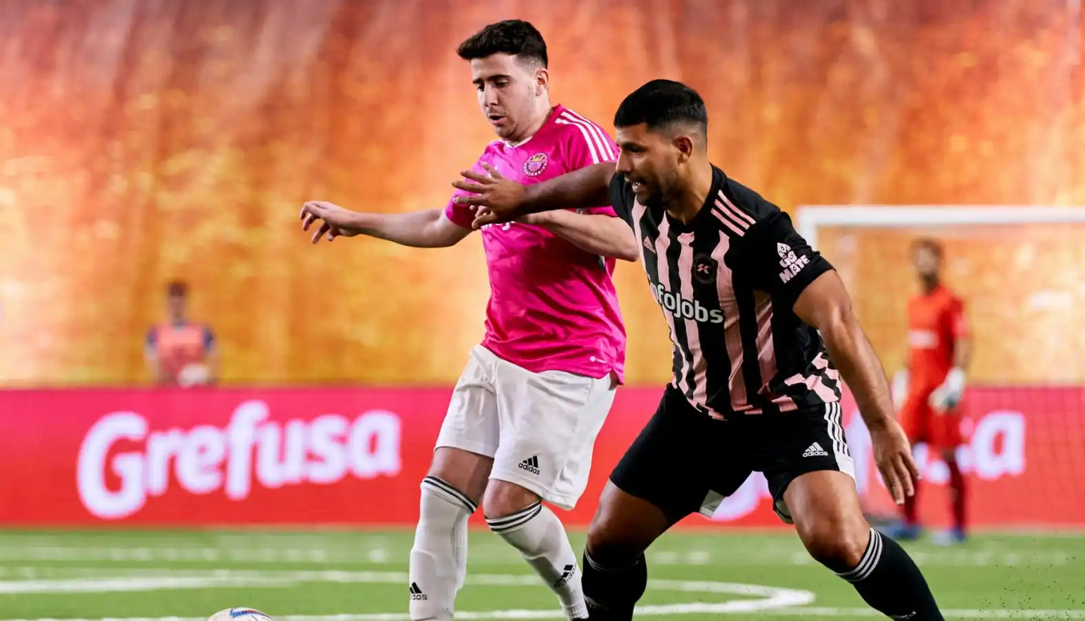 Sergio Kun Agüero disputando un partido de la Kings League