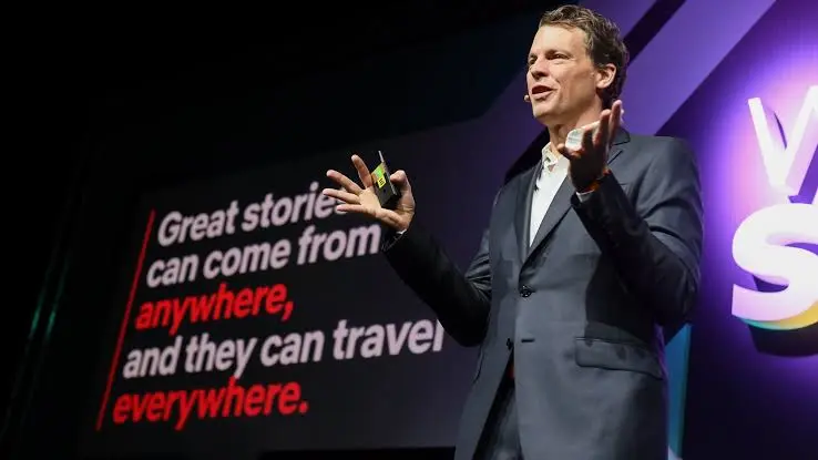 Greg Peters, codirector ejecutivo de Netflix, en la conferencia de resultados