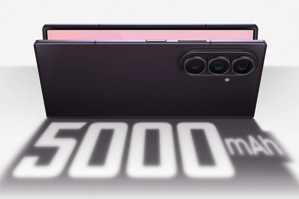 Samsung Galaxy Z Fold8 Ultra desplegado mostrando su pantalla interna de 8 pulgadas