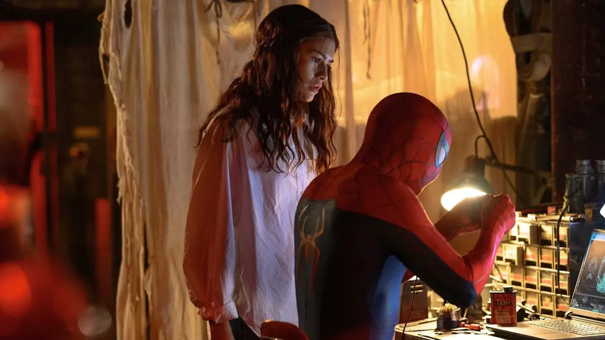 Sadie Sink junto a Spider-Man en una escena de Brand New Day