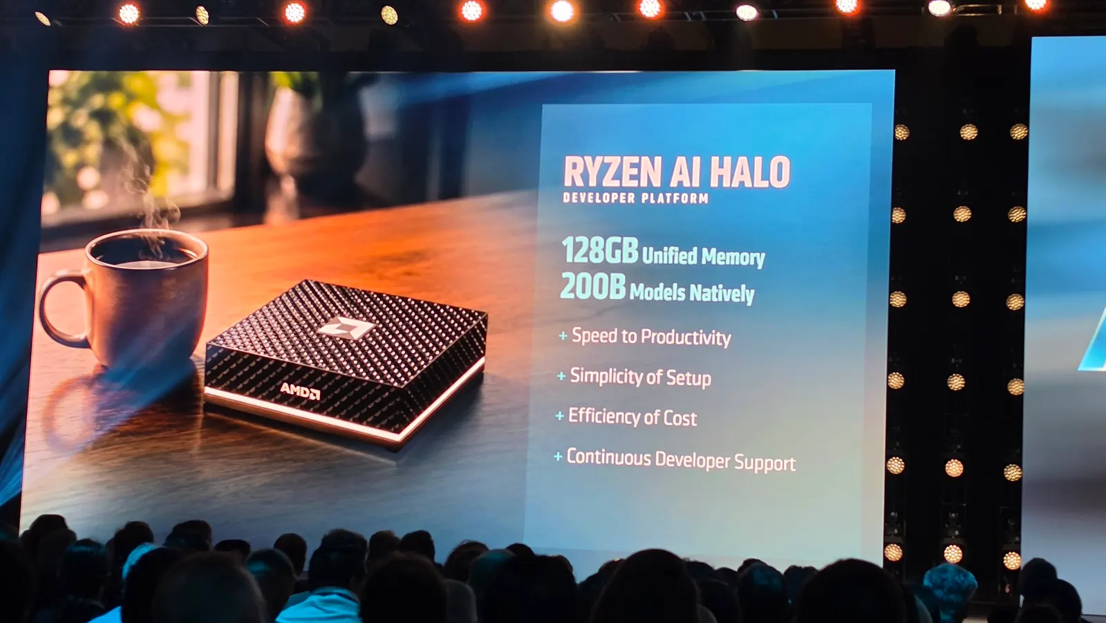 Slide del AMD Ryzen AI Halo Developer Platform con 128GB de memoria unificada y modelos de 200B parámetros