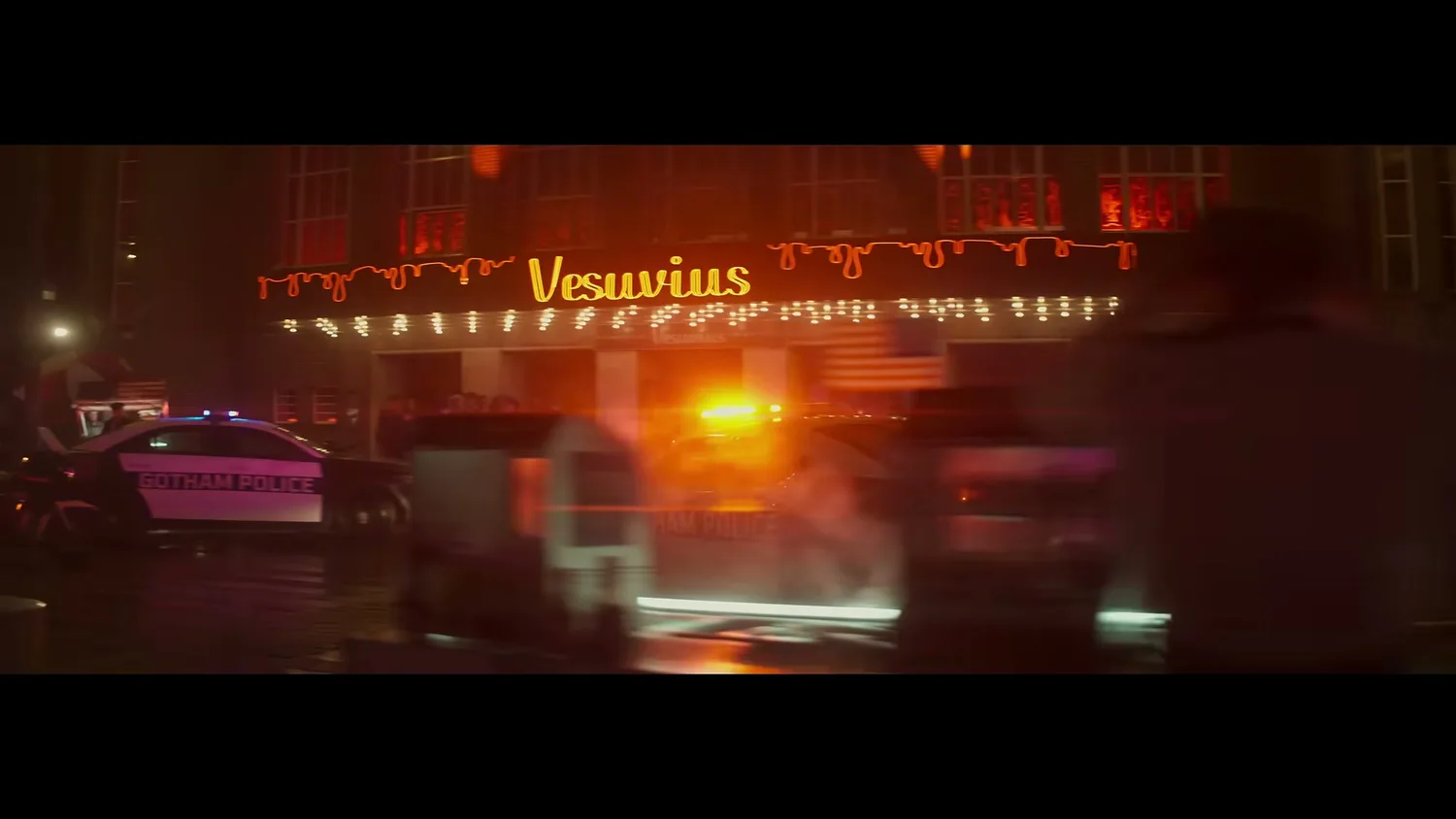 El Club Vesuvius de Gotham, un guiño a Zatanna, en el tráiler de Clayface