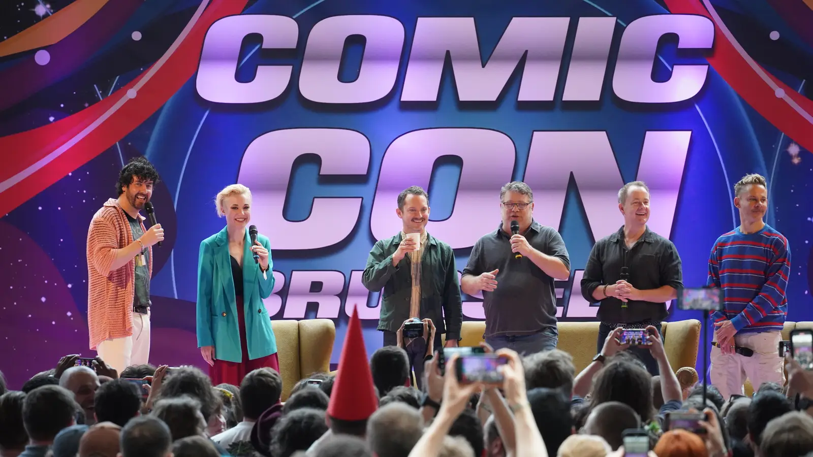 Dominic Monaghan junto a Elijah Wood, Sean Astin y Billy Boyd, el elenco hobbit de El Señor de los Anillos, en una Comic Con