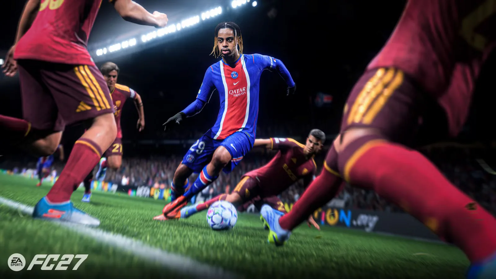 Jugadores disputando la pelota en EA Sports FC 27, el juego que renueva Ultimate Team