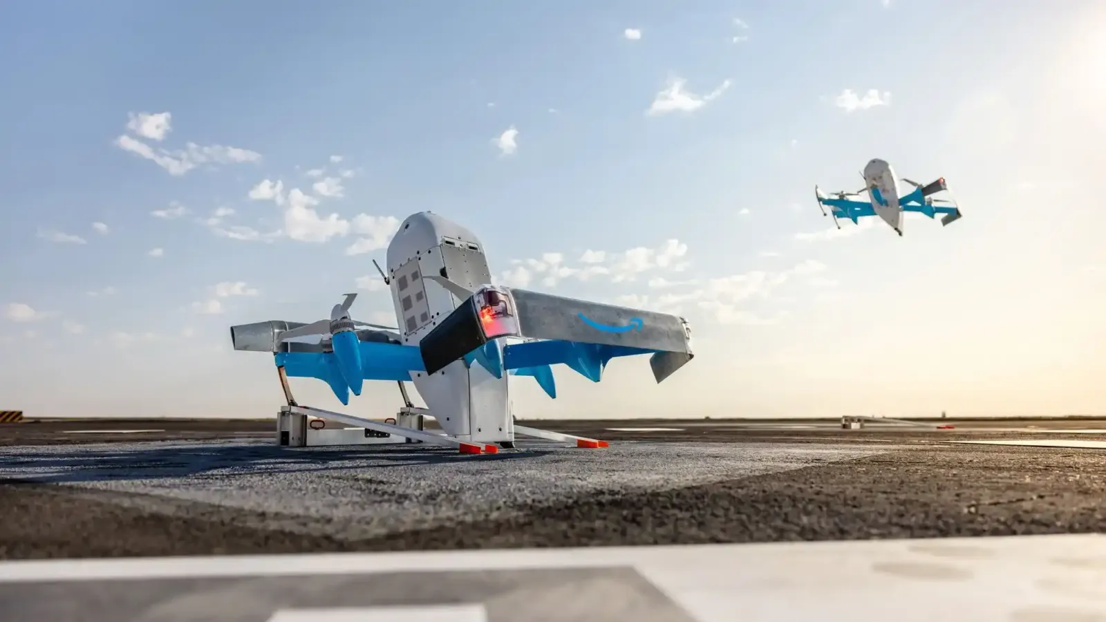 Drones de Amazon Prime Air durante una prueba de vuelo