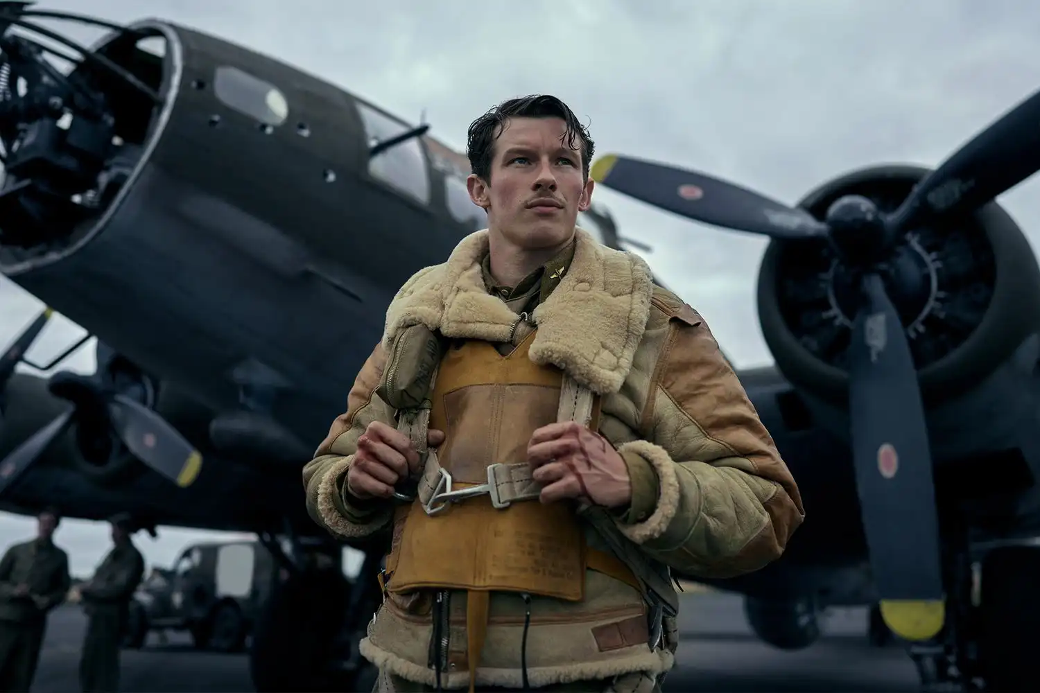 Callum Turner como el mayor John Bucky Egan en Masters of the Air, de Apple TV+