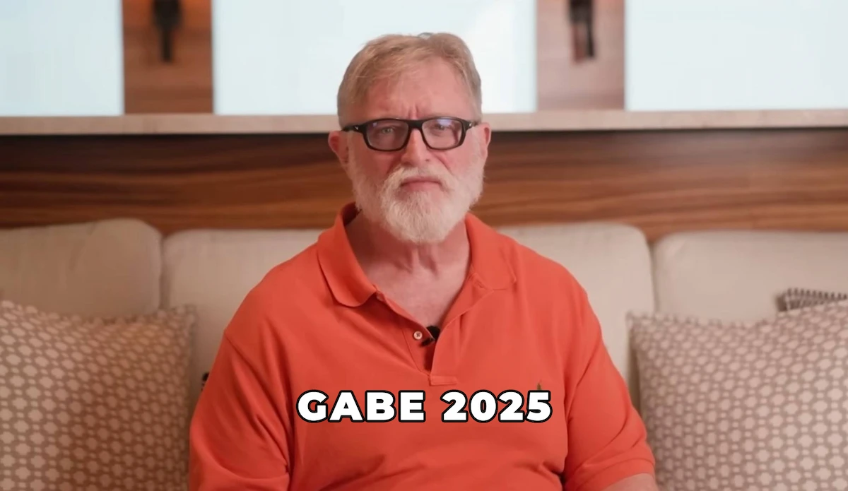 Gabe Newell en 2025, con chomba naranja y una silueta visiblemente más delgada que el año anterior