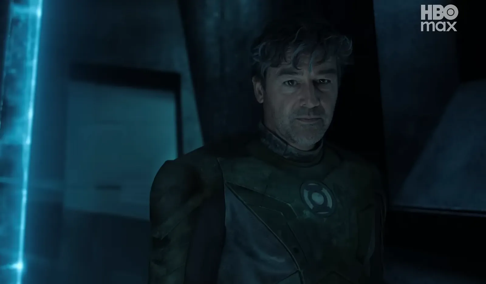 Kyle Chandler como Hal Jordan dentro del Halograma del episodio 1 de Lanterns