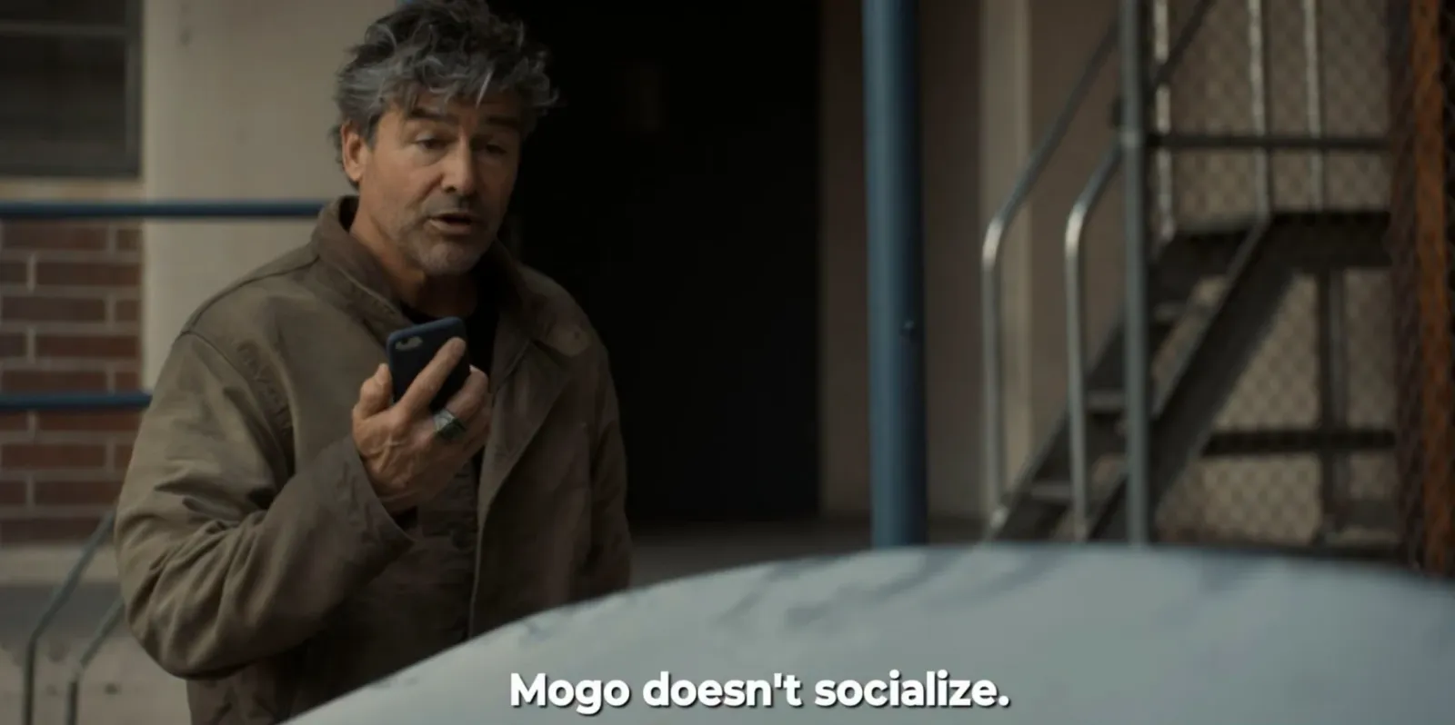 Hal Jordan dice la contraseña Mogo doesn't socialize en el episodio 2 de Lanterns