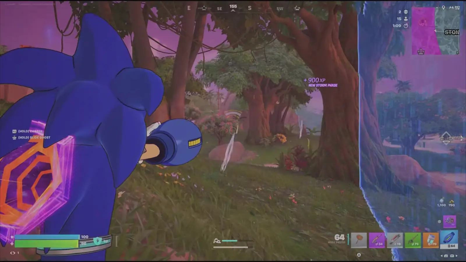 Primer plano del Mega Buster cargando un disparo de energía en primera persona en Fortnite