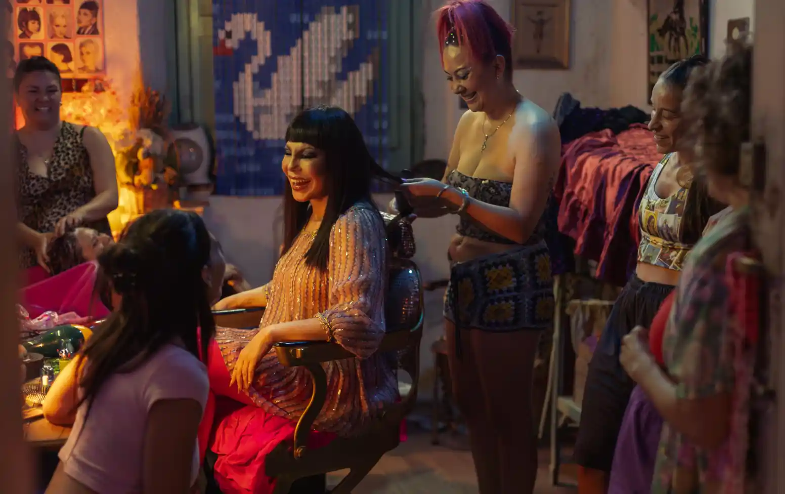 Escena de camarín y vestuario en la serie Moria de Netflix