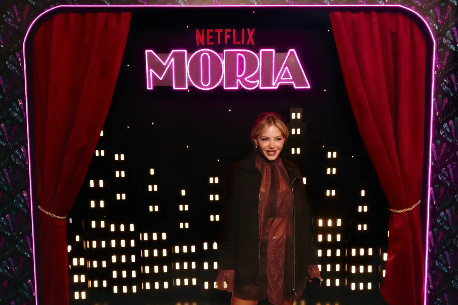 Evangelina Anderson en la premiere de la serie Moria