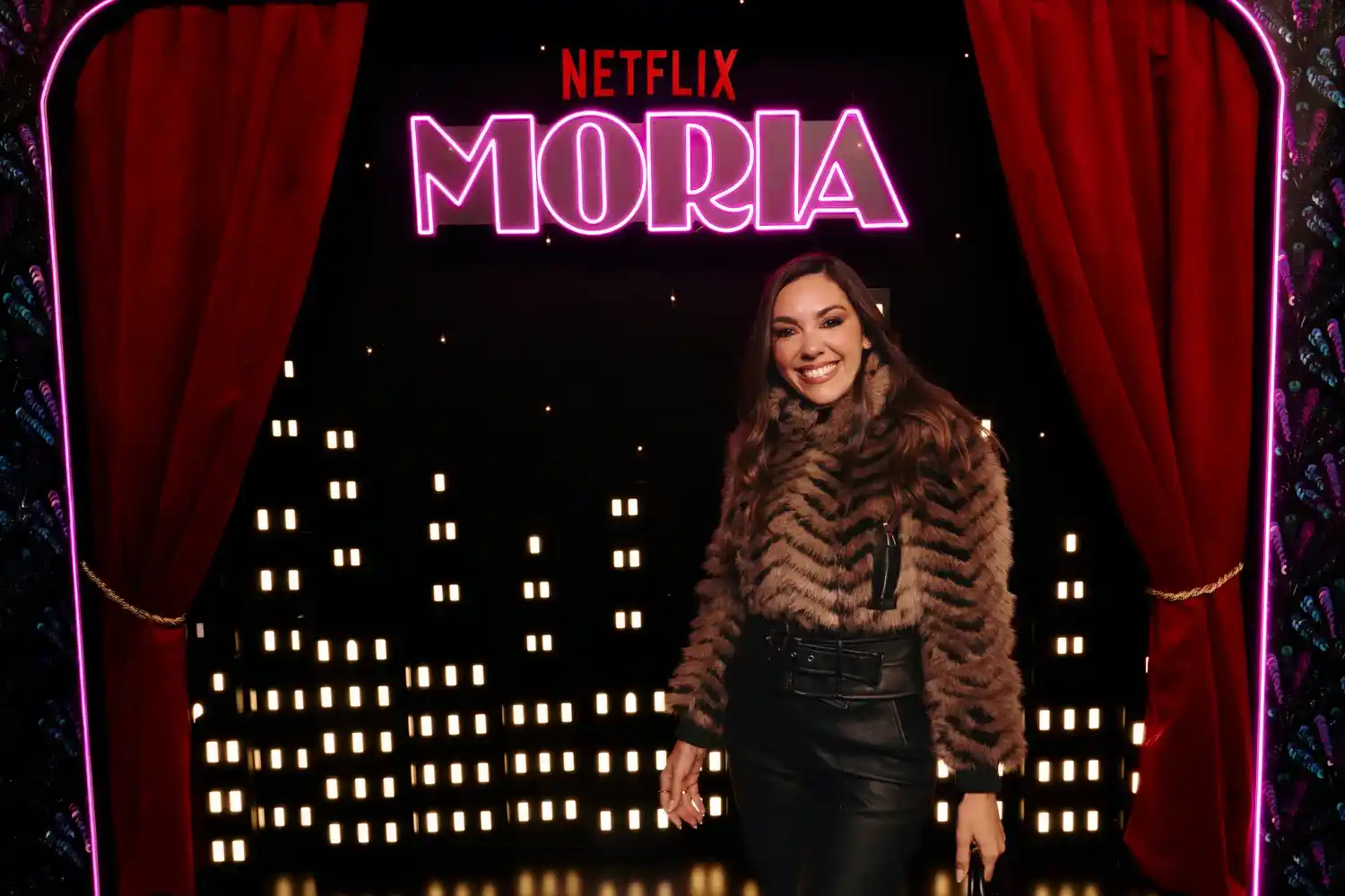 Floppy Tesouro en la premiere de la serie Moria