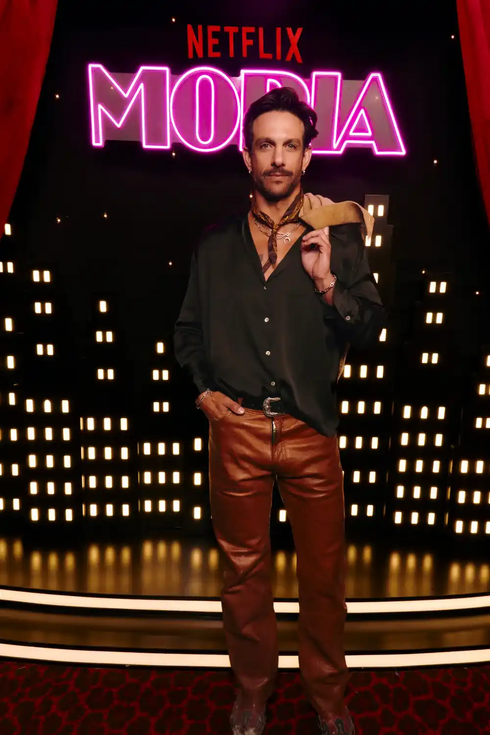 Joaquín Ferreira en la premiere de la serie Moria