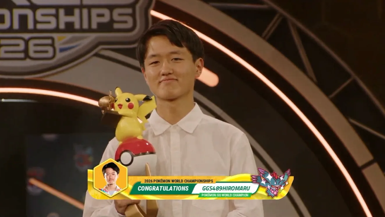 Hiromaru con su Pikachu tras ganar el mundial de Pokémon Go 2026 en el Chase Center