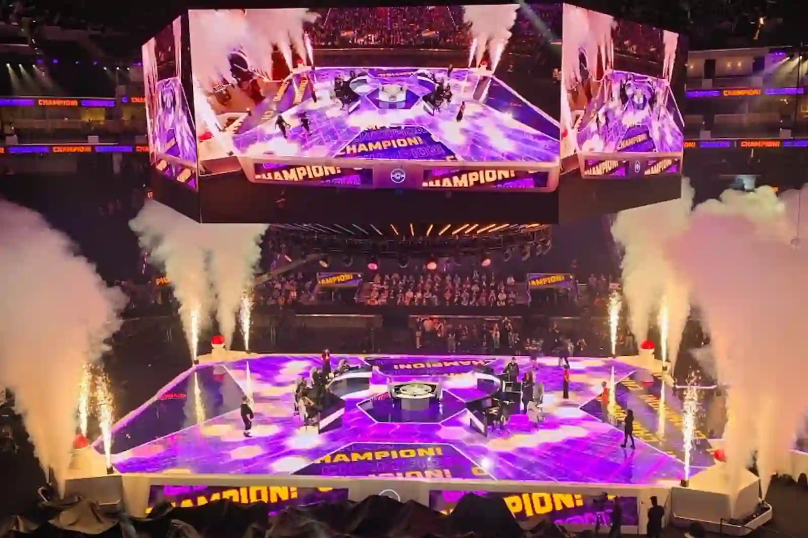 Festejo en el escenario del mundial de Pokémon Unite 2026 tras la consagración de Zeta Division
