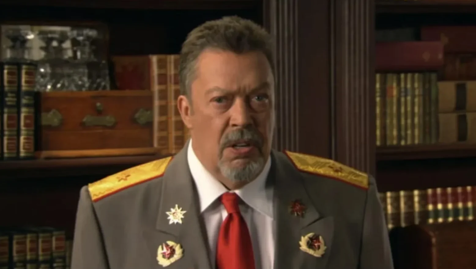 Tim Curry como el premier Anatoly Cherdenko en Command & Conquer: Red Alert 3