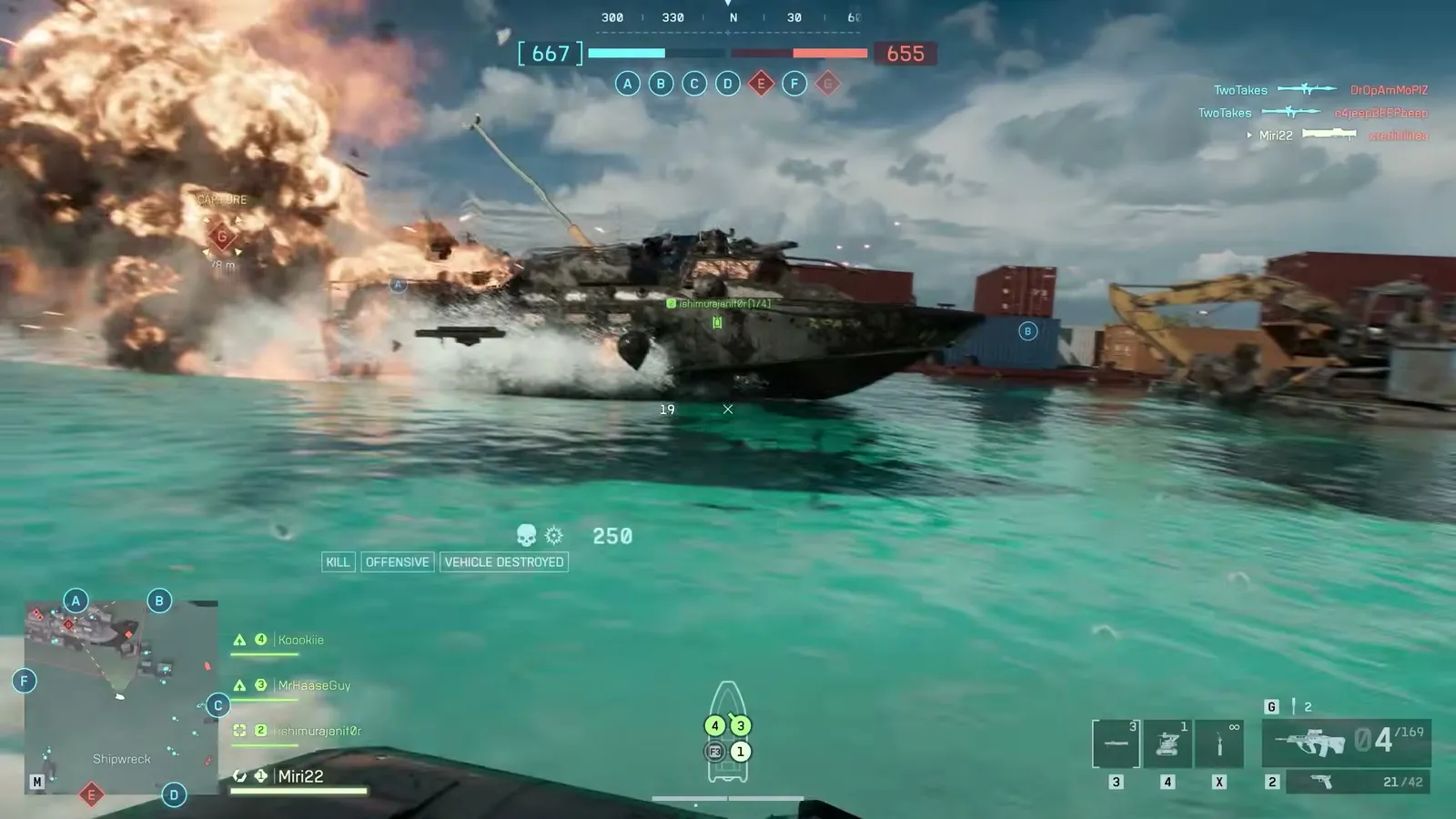 Lancha destruida en llamas junto al muelle de Wake Island en Battlefield 6, sobre el agua turquesa