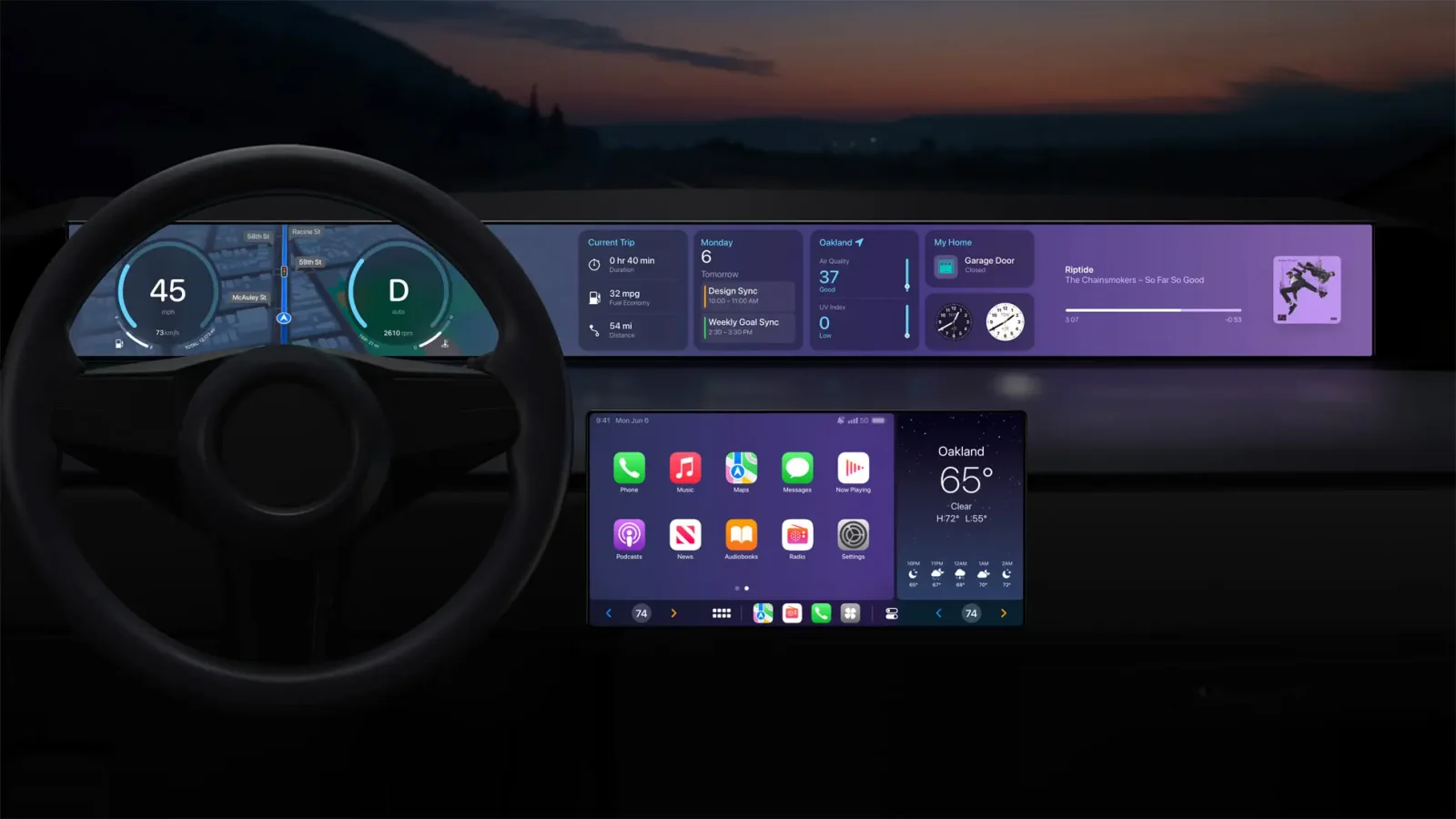 Pantalla de CarPlay en el tablero de un auto, con el panel de instrumentos y las apps del sistema