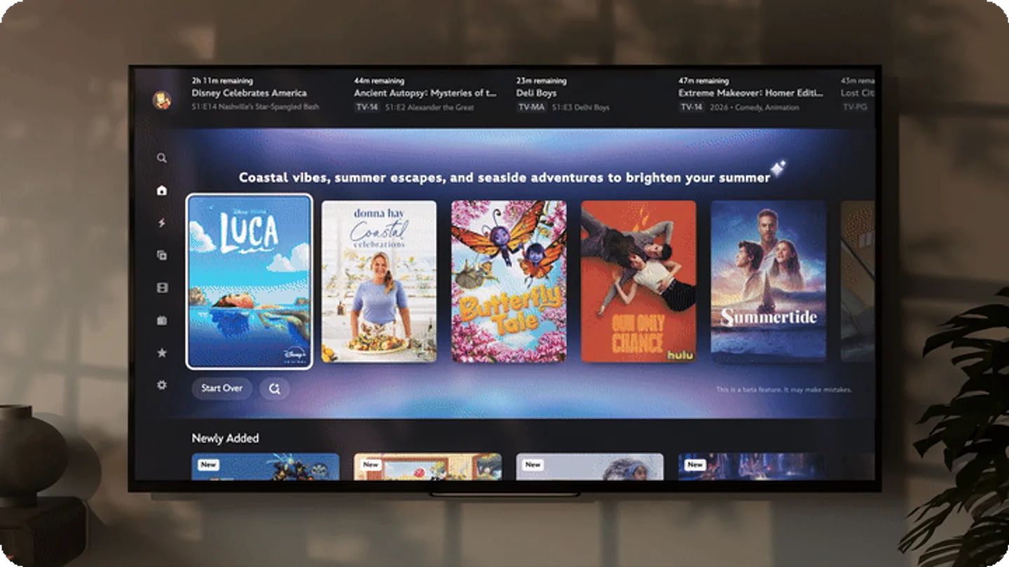 Resultados de la búsqueda con IA de Disney Plus con Luca, Butterfly Tale y Summertide bajo una fila sobre escapadas de verano