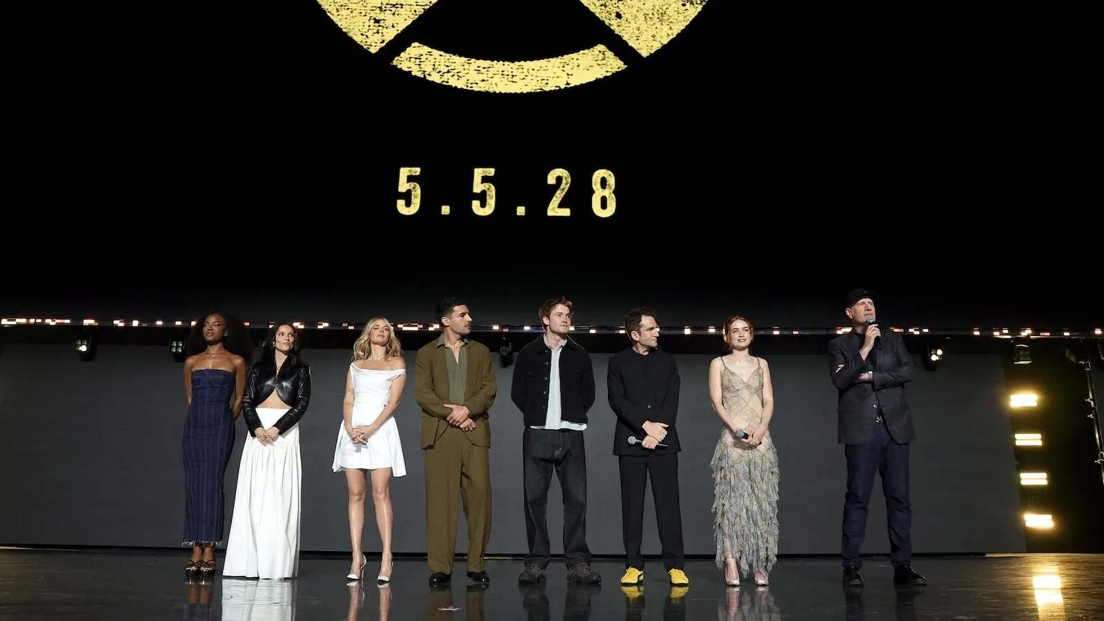 El elenco de la película de X-Men del MCU en el escenario de D23 junto a Kevin Feige y el director Jake Schreier