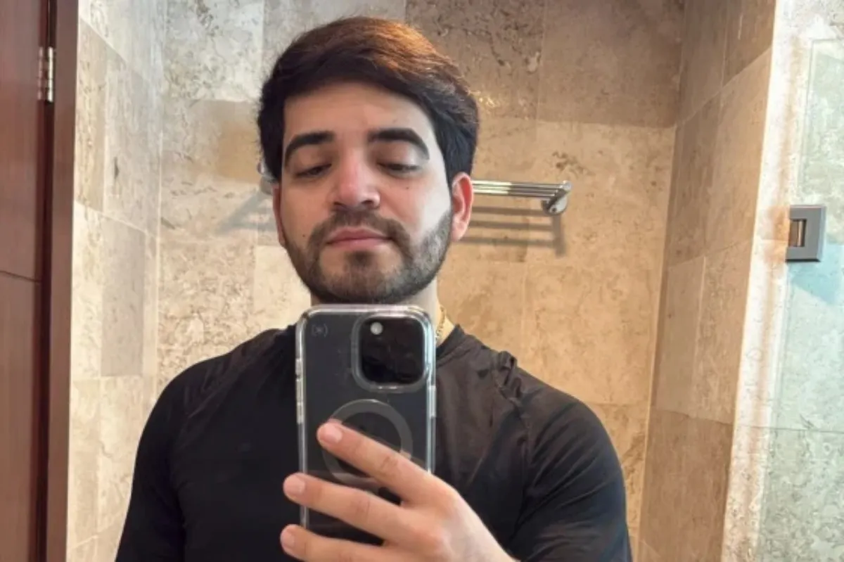 Selfie de César Gastélum, el influencer mexicano conocido en TikTok como Cesarín y Compasexor