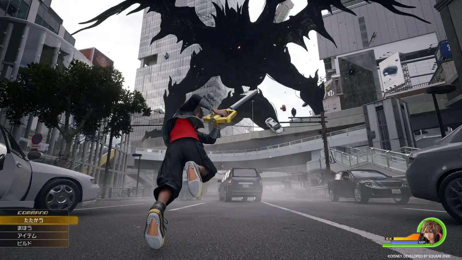 Sora con la Llave Espada frente a un Sincorazón gigante en Kingdom Hearts IV