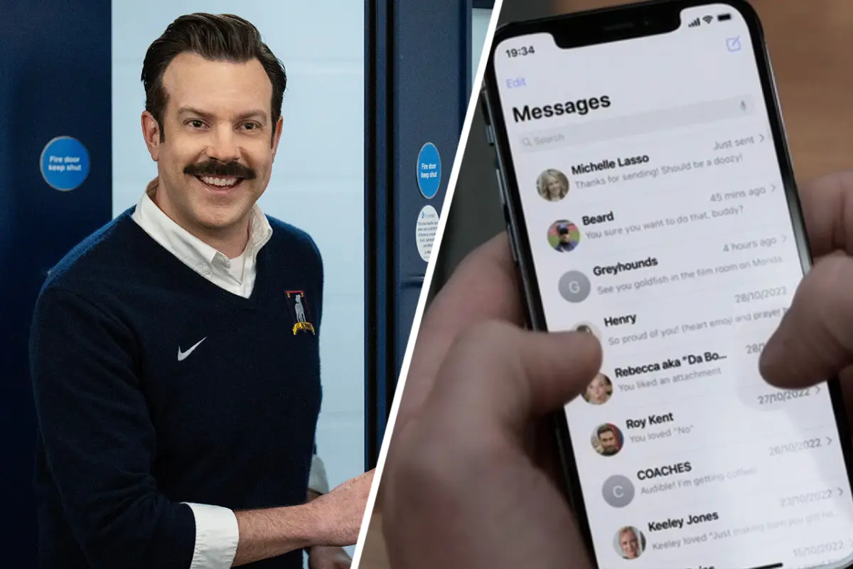 Jason Sudeikis como Ted Lasso junto a la pantalla de un celular con los mensajes de los personajes de la serie