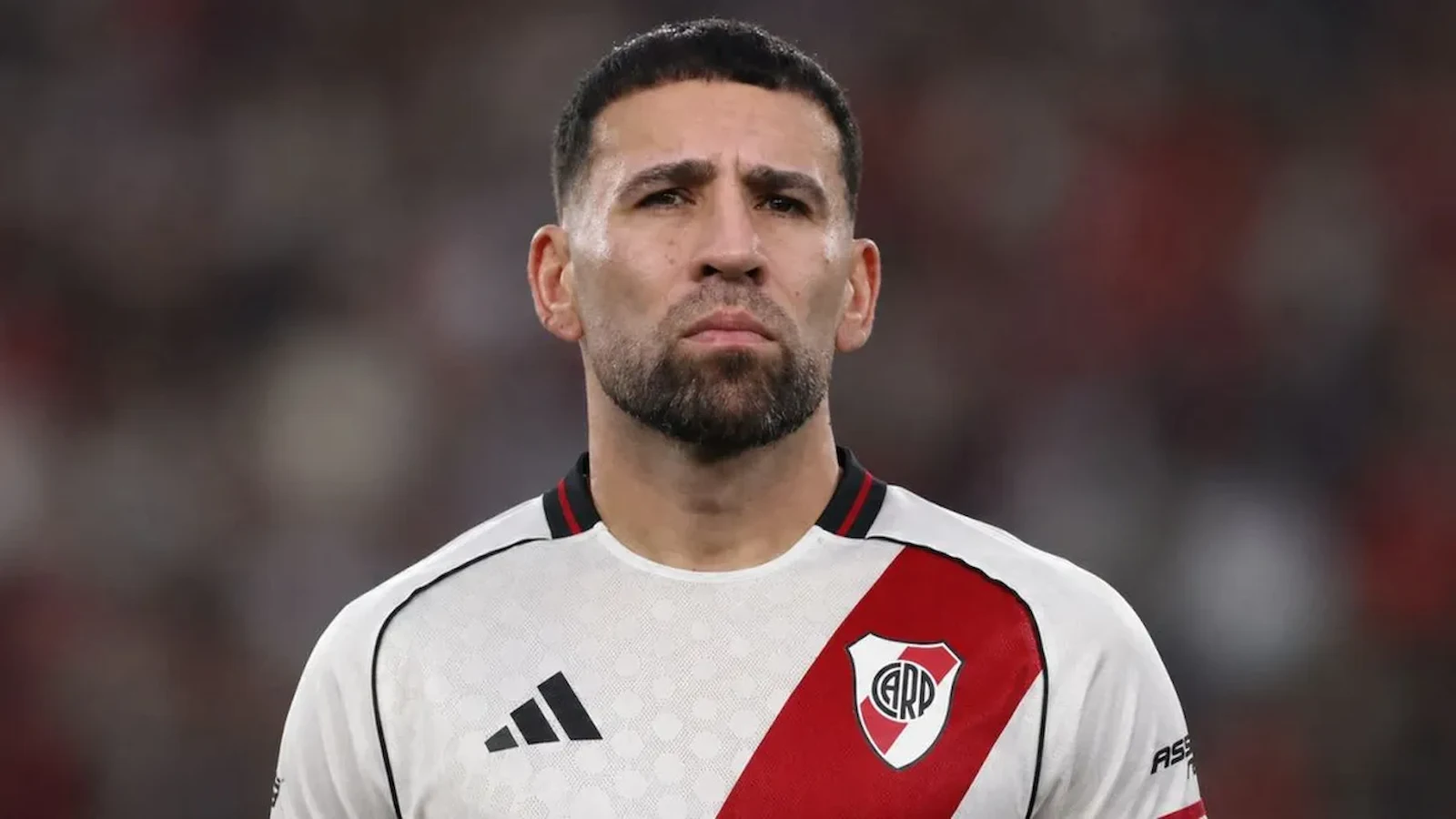 Nicolás Otamendi con la camiseta de River Plate, uno de los defensores destacados entre las medias de River en EA Sports FC 27