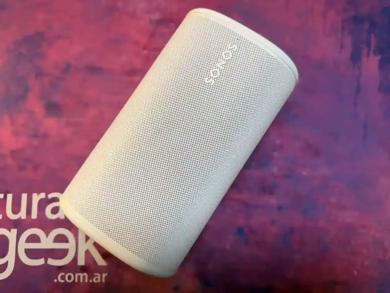 El Sonos Play visto de cerca, con su rejilla en Cloud White