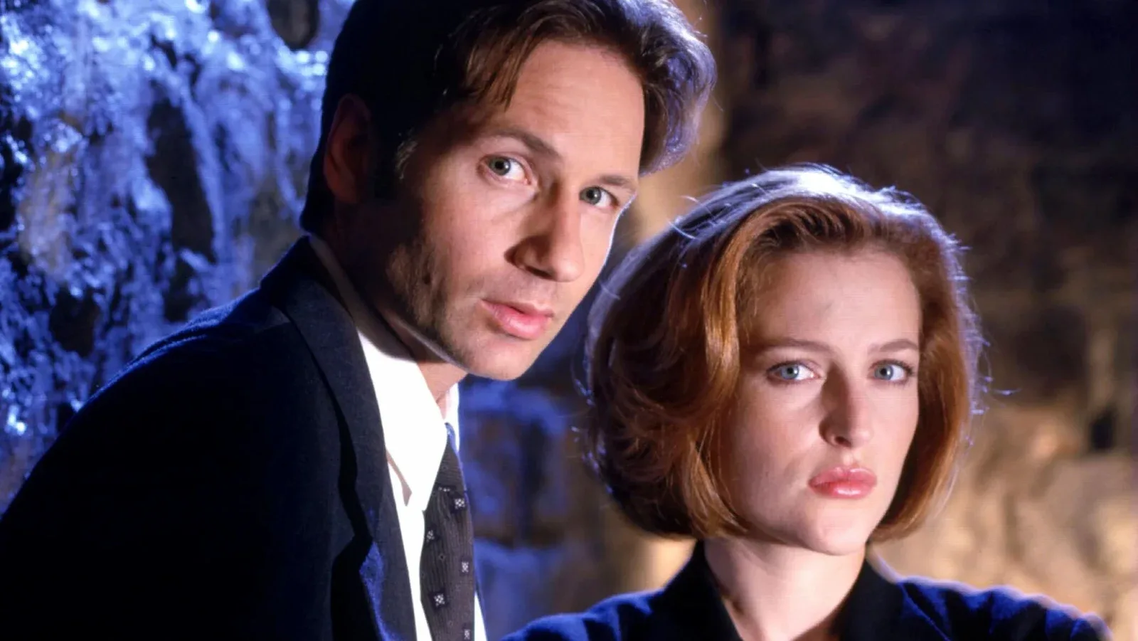 Mulder y Scully en una escena de The X-Files, la serie que tendrá un reboot con Ryan Coogler