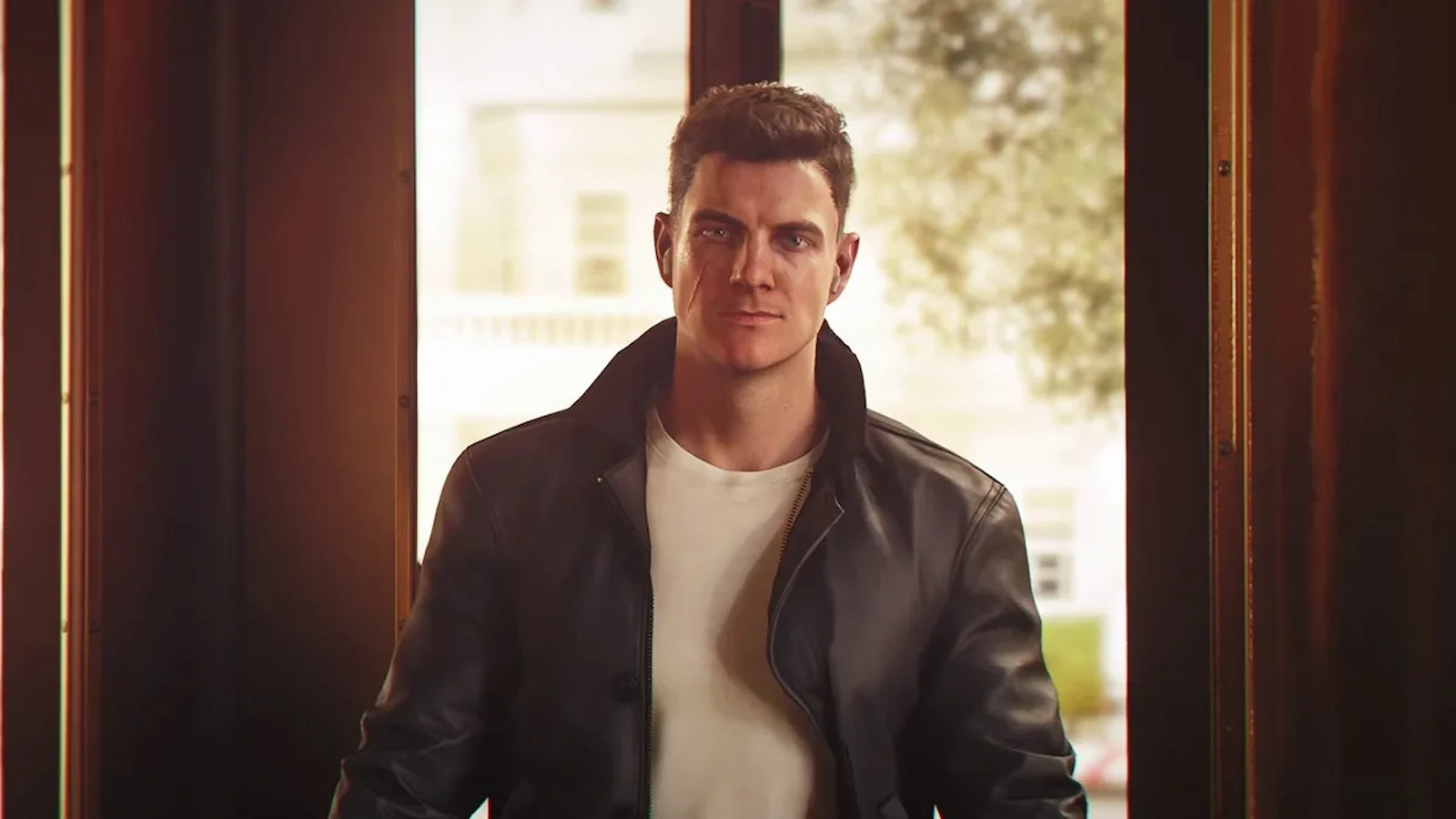 James Bond, con campera de cuero, en una escena de 007 First Light