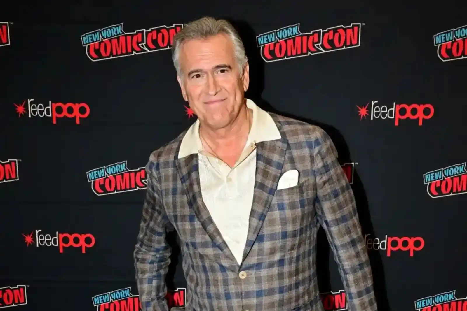 Bruce Campbell en la alfombra roja de la New York Comic Con